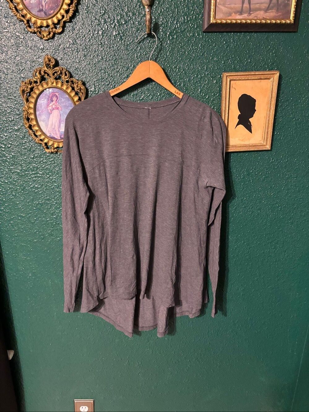 Lululemon Black White Athletic Long Sleeve Shirt Sz Medium